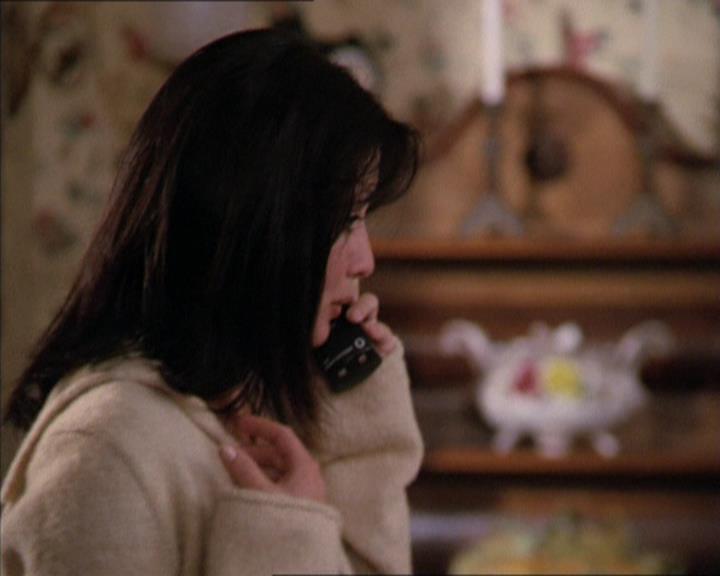 Charmed-Online_dot_net-2x05TheDevilsMusic0635.jpg