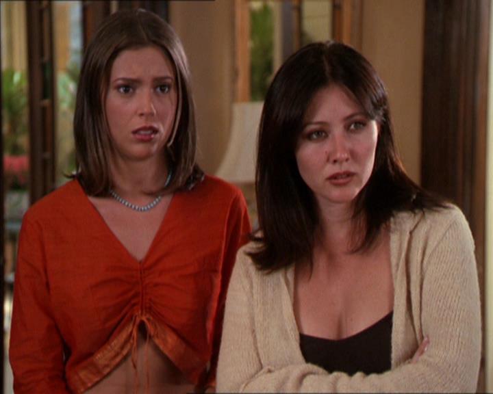 Charmed-Online_dot_net-2x05TheDevilsMusic0775.jpg