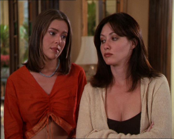 Charmed-Online_dot_net-2x05TheDevilsMusic0788.jpg