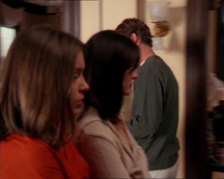 Charmed-Online_dot_net-2x05TheDevilsMusic0790.jpg