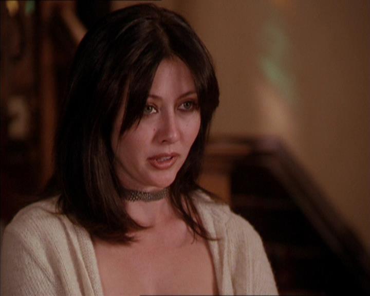 Charmed-Online_dot_net-2x05TheDevilsMusic0824.jpg