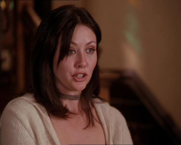Charmed-Online_dot_net-2x05TheDevilsMusic0827.jpg