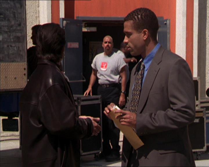 Charmed-Online_dot_net-2x05TheDevilsMusic0846.jpg