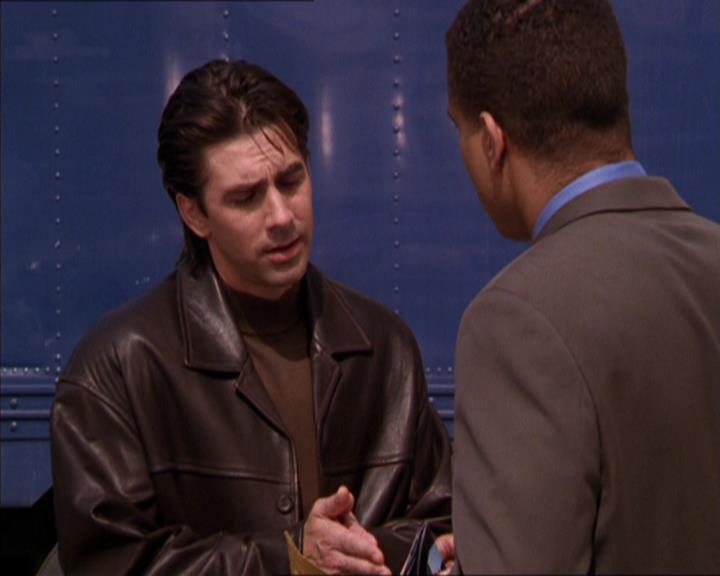 Charmed-Online_dot_net-2x05TheDevilsMusic0850.jpg