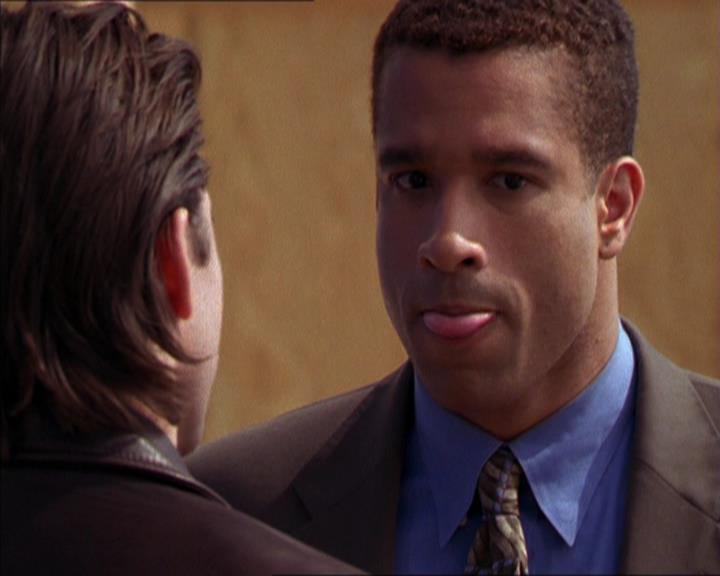 Charmed-Online_dot_net-2x05TheDevilsMusic0856.jpg