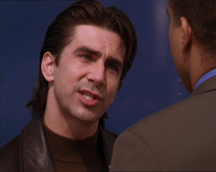 Charmed-Online_dot_net-2x05TheDevilsMusic0888.jpg