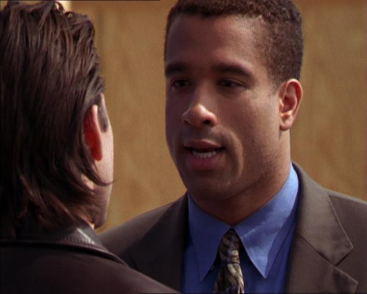 Charmed-Online_dot_net-2x05TheDevilsMusic0890.jpg