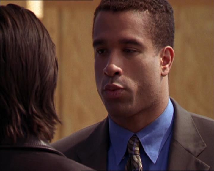Charmed-Online_dot_net-2x05TheDevilsMusic0891.jpg