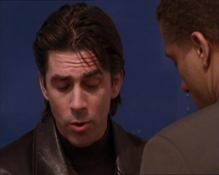 Charmed-Online_dot_net-2x05TheDevilsMusic0898.jpg