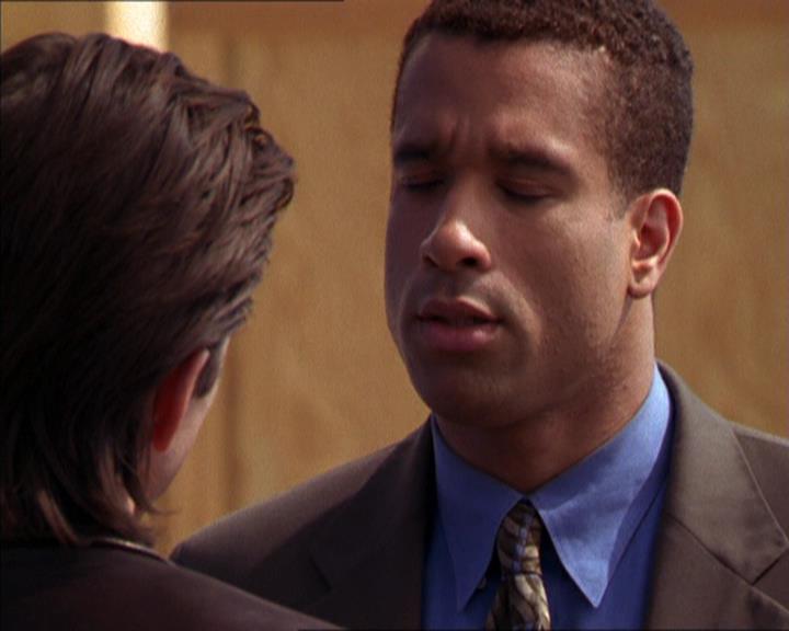 Charmed-Online_dot_net-2x05TheDevilsMusic0907.jpg