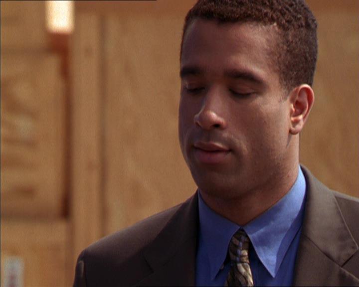 Charmed-Online_dot_net-2x05TheDevilsMusic0912.jpg
