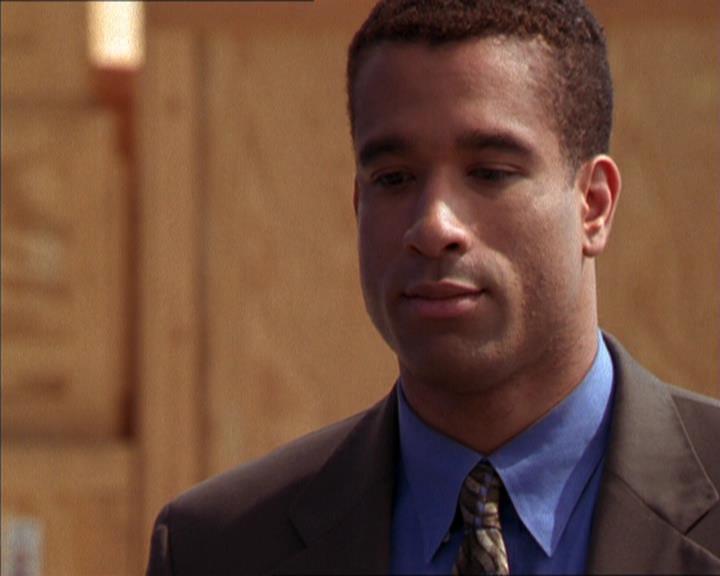 Charmed-Online_dot_net-2x05TheDevilsMusic0913.jpg