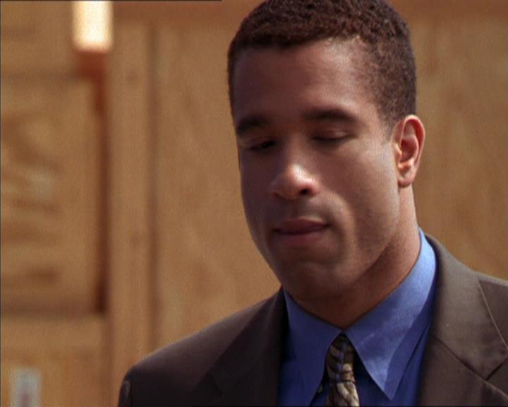 Charmed-Online_dot_net-2x05TheDevilsMusic0915.jpg