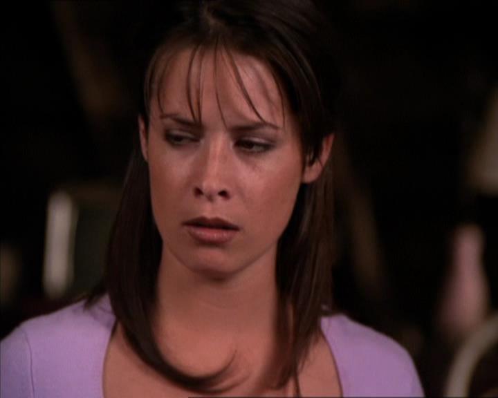 Charmed-Online_dot_net-2x05TheDevilsMusic0936.jpg