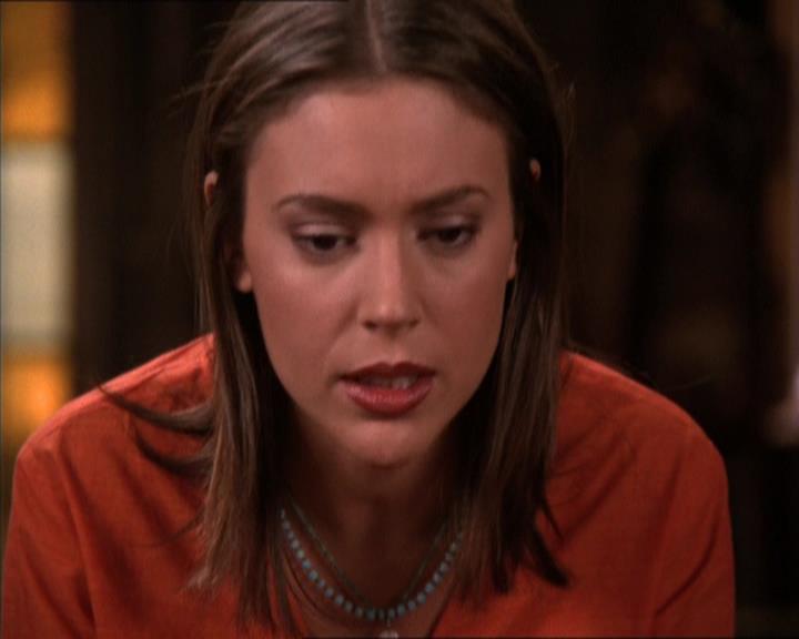 Charmed-Online_dot_net-2x05TheDevilsMusic0960.jpg