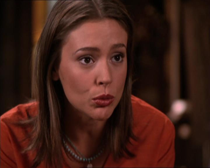 Charmed-Online_dot_net-2x05TheDevilsMusic0983.jpg
