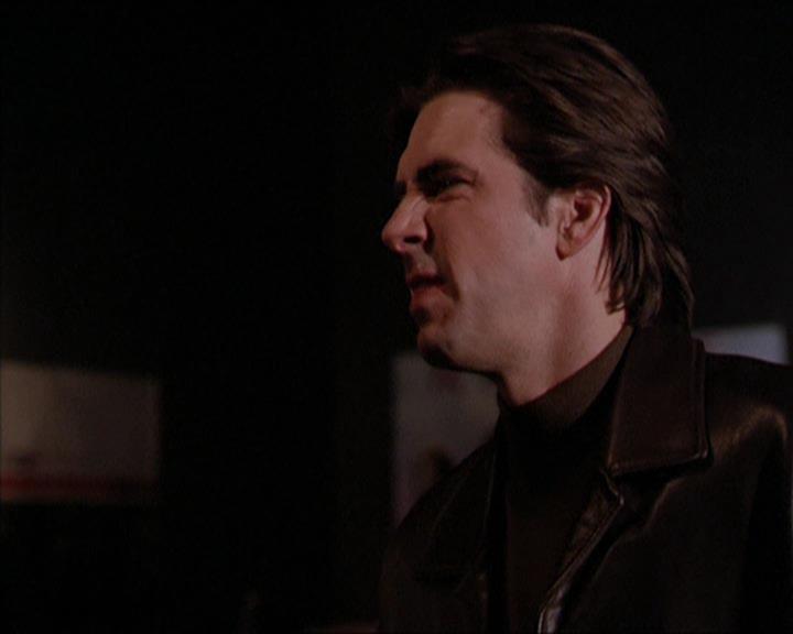 Charmed-Online_dot_net-2x05TheDevilsMusic1005.jpg
