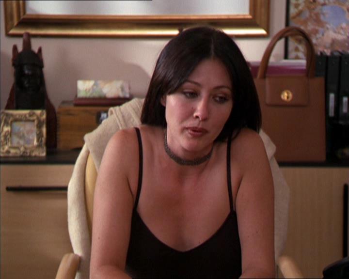 Charmed-Online_dot_net-2x05TheDevilsMusic1056.jpg