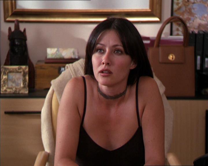 Charmed-Online_dot_net-2x05TheDevilsMusic1068.jpg