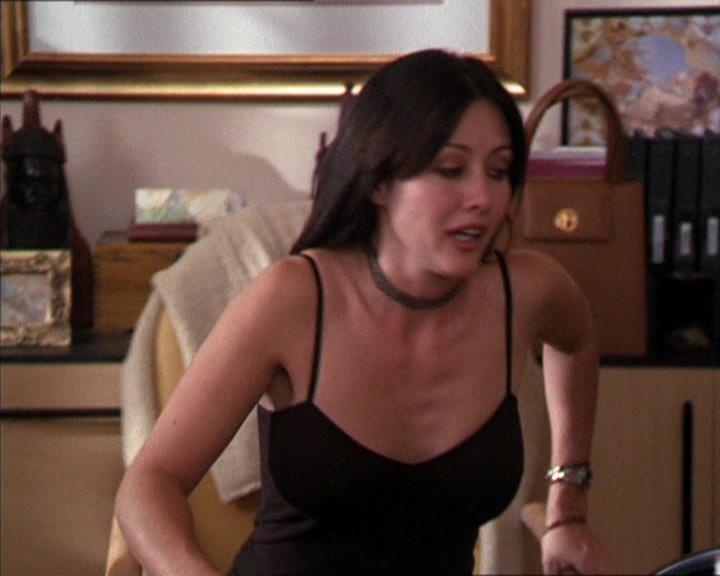 Charmed-Online_dot_net-2x05TheDevilsMusic1078.jpg
