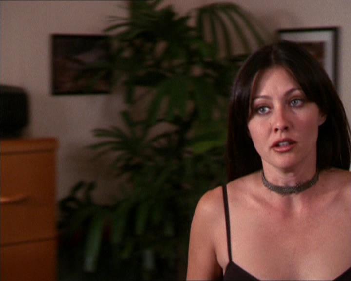 Charmed-Online_dot_net-2x05TheDevilsMusic1080.jpg