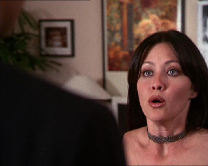 Charmed-Online_dot_net-2x05TheDevilsMusic1081.jpg