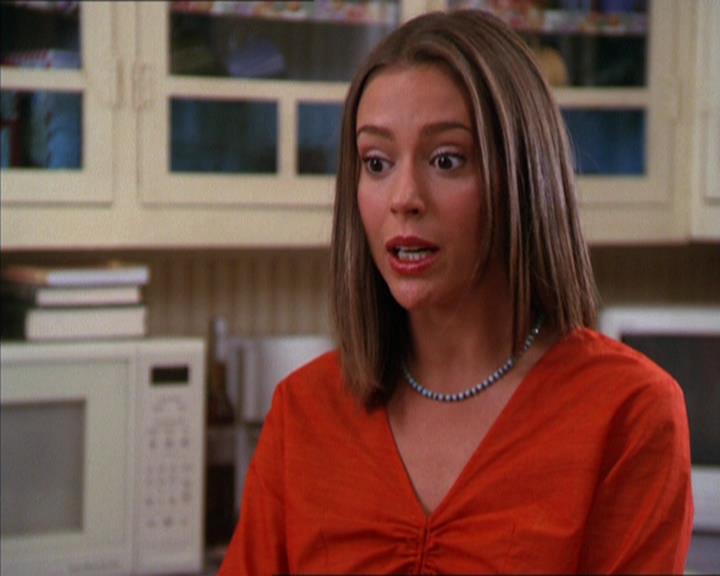 Charmed-Online_dot_net-2x05TheDevilsMusic1128.jpg