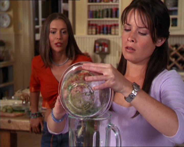 Charmed-Online_dot_net-2x05TheDevilsMusic1175.jpg