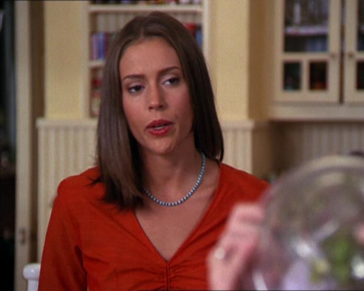 Charmed-Online_dot_net-2x05TheDevilsMusic1177.jpg
