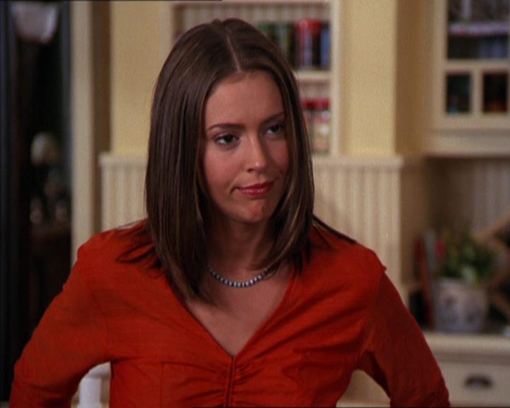 Charmed-Online_dot_net-2x05TheDevilsMusic1185.jpg