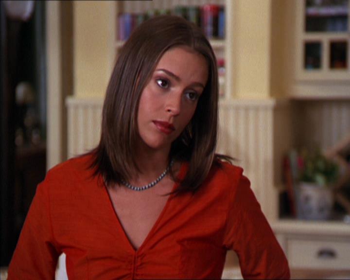 Charmed-Online_dot_net-2x05TheDevilsMusic1201.jpg