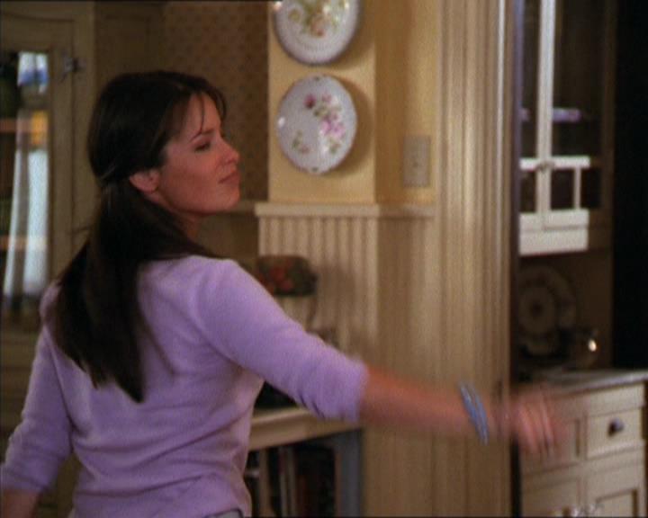 Charmed-Online_dot_net-2x05TheDevilsMusic1221.jpg