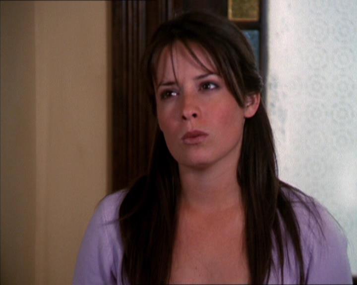 Charmed-Online_dot_net-2x05TheDevilsMusic1239.jpg