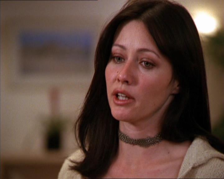 Charmed-Online_dot_net-2x05TheDevilsMusic1328.jpg