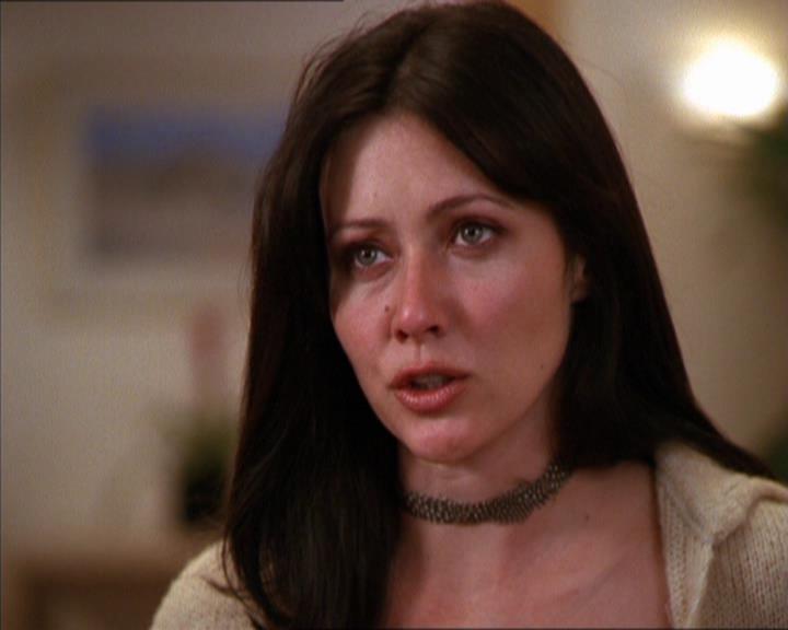 Charmed-Online_dot_net-2x05TheDevilsMusic1349.jpg