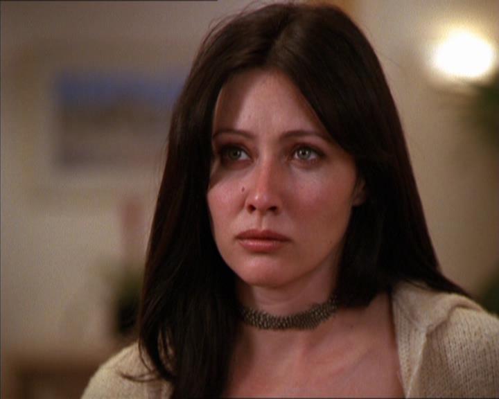 Charmed-Online_dot_net-2x05TheDevilsMusic1370.jpg