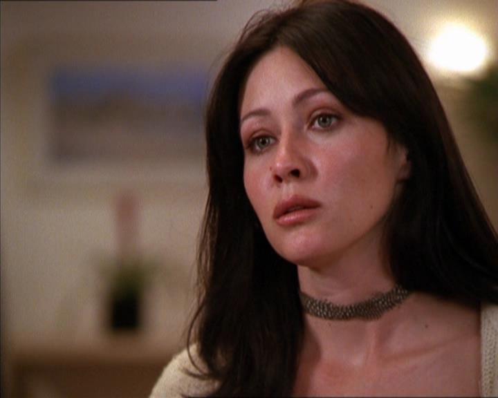 Charmed-Online_dot_net-2x05TheDevilsMusic1389.jpg