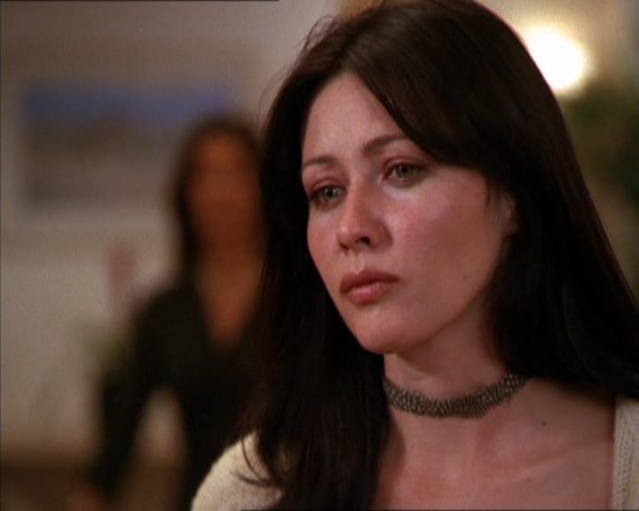 Charmed-Online_dot_net-2x05TheDevilsMusic1394.jpg