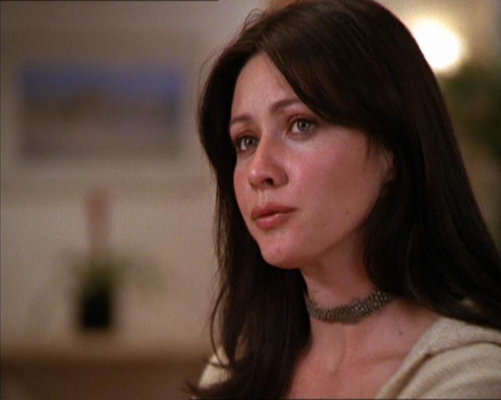 Charmed-Online_dot_net-2x05TheDevilsMusic1396.jpg