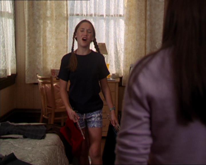 Charmed-Online_dot_net-2x05TheDevilsMusic1415.jpg
