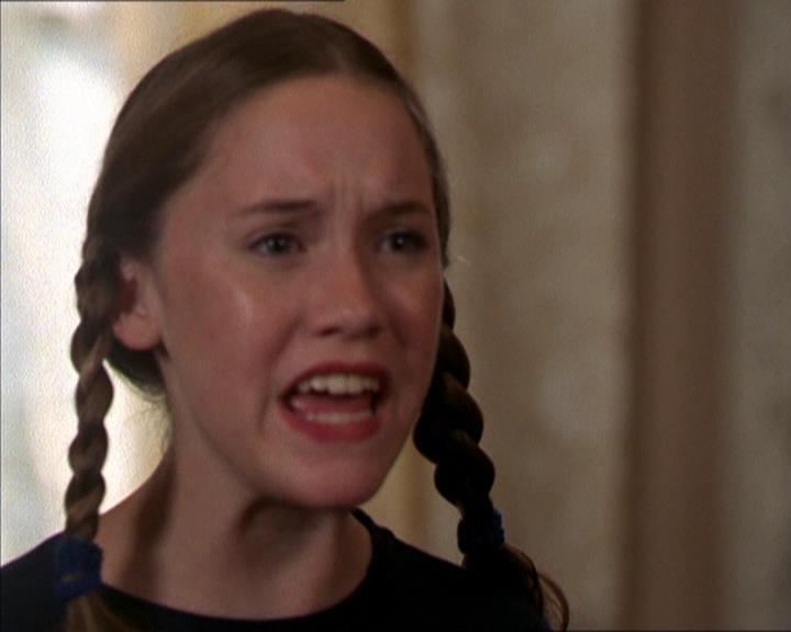 Charmed-Online_dot_net-2x05TheDevilsMusic1435.jpg