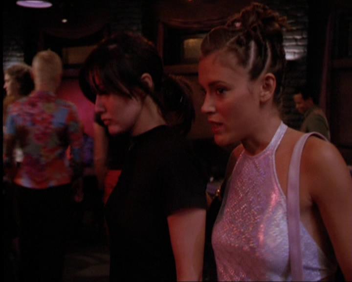 Charmed-Online_dot_net-2x05TheDevilsMusic1456.jpg