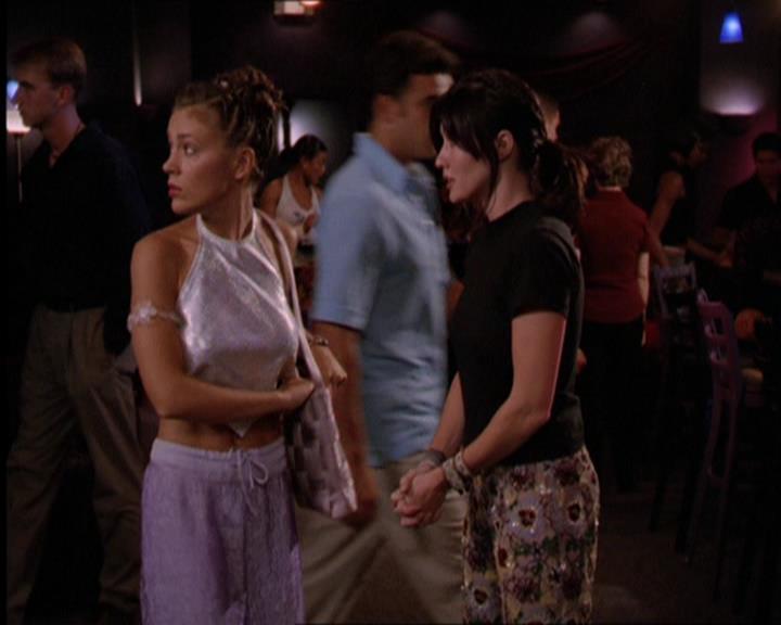 Charmed-Online_dot_net-2x05TheDevilsMusic1472.jpg
