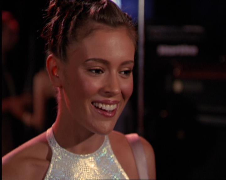 Charmed-Online_dot_net-2x05TheDevilsMusic1534.jpg