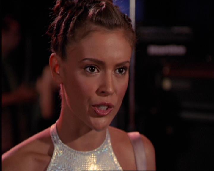 Charmed-Online_dot_net-2x05TheDevilsMusic1537.jpg