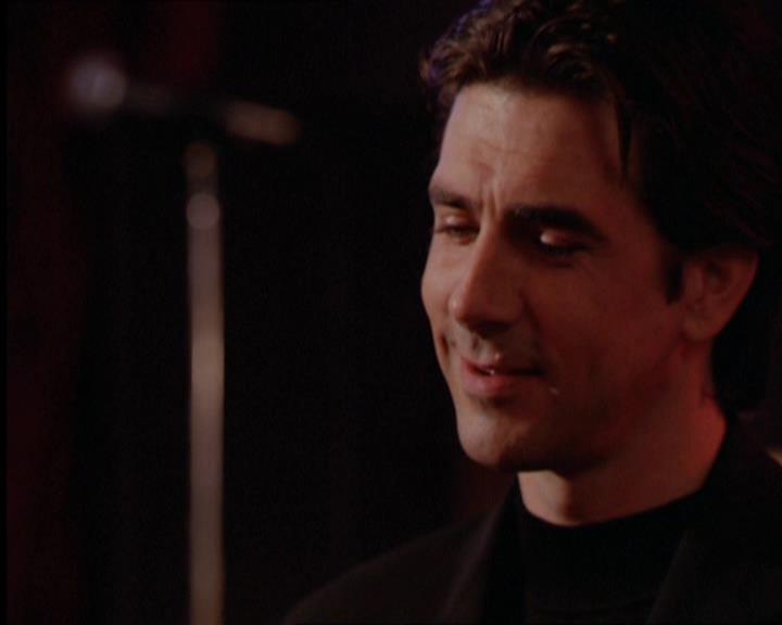 Charmed-Online_dot_net-2x05TheDevilsMusic1552.jpg