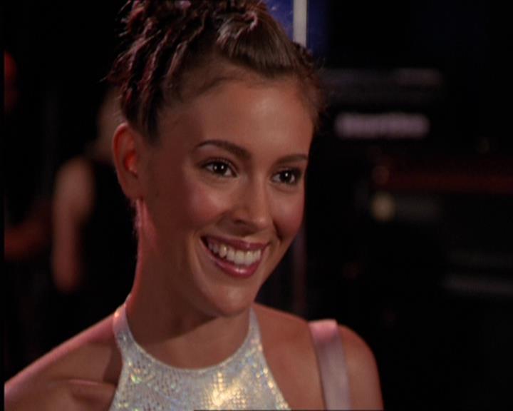 Charmed-Online_dot_net-2x05TheDevilsMusic1565.jpg
