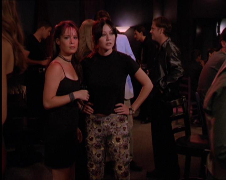 Charmed-Online_dot_net-2x05TheDevilsMusic1569.jpg