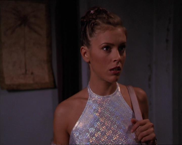 Charmed-Online_dot_net-2x05TheDevilsMusic1593.jpg