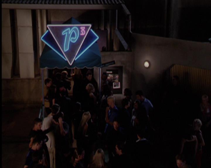 Charmed-Online_dot_net-2x05TheDevilsMusic1640.jpg